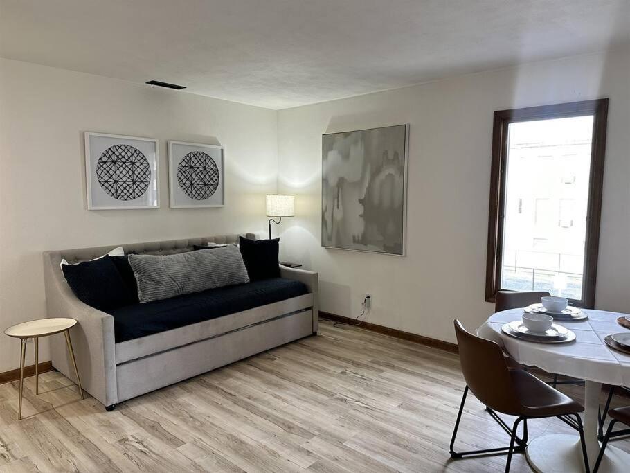 Capital Suite On 6Th Street - King Bed / Downtown! سبرينجفيلد المظهر الخارجي الصورة