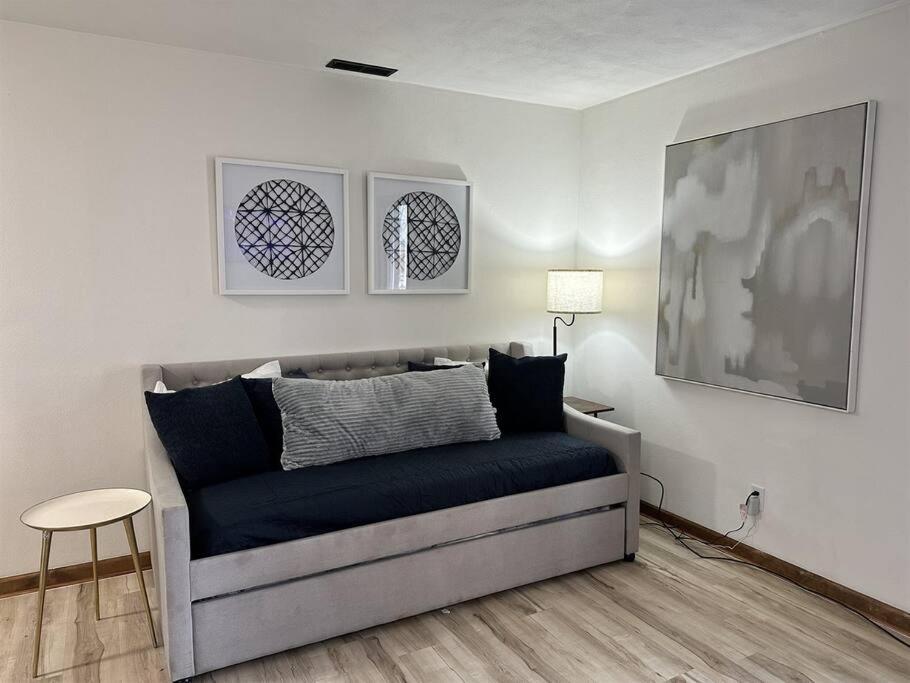 Capital Suite On 6Th Street - King Bed / Downtown! سبرينجفيلد المظهر الخارجي الصورة