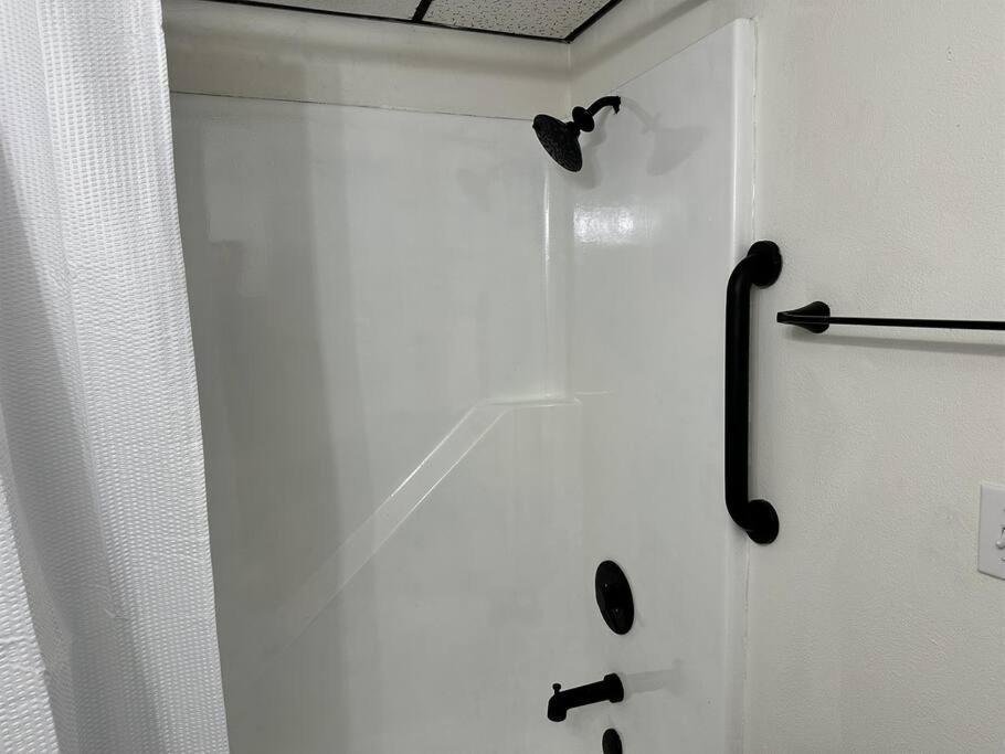 Capital Suite On 6Th Street - King Bed / Downtown! سبرينجفيلد المظهر الخارجي الصورة